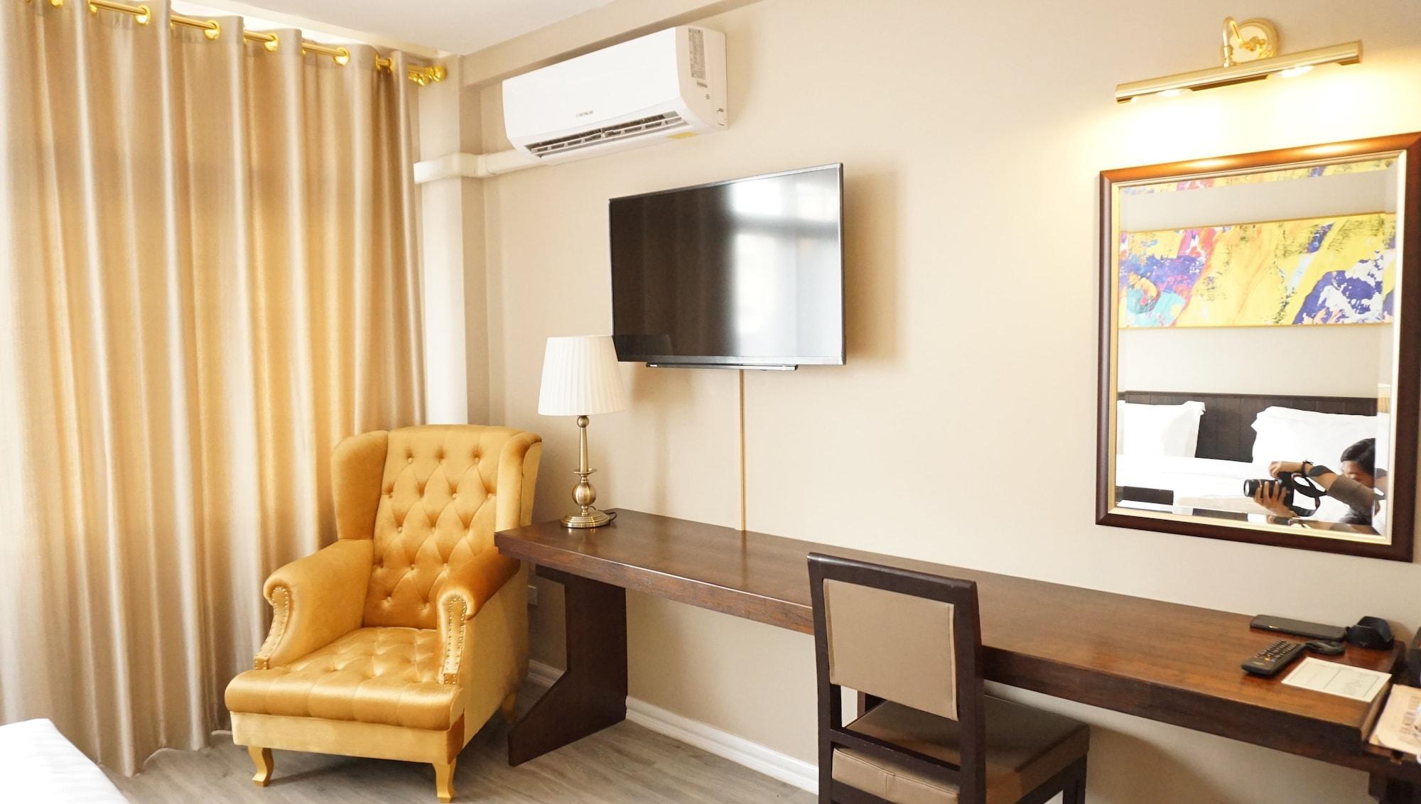 Taris Art Hotel Phrae Luaran gambar