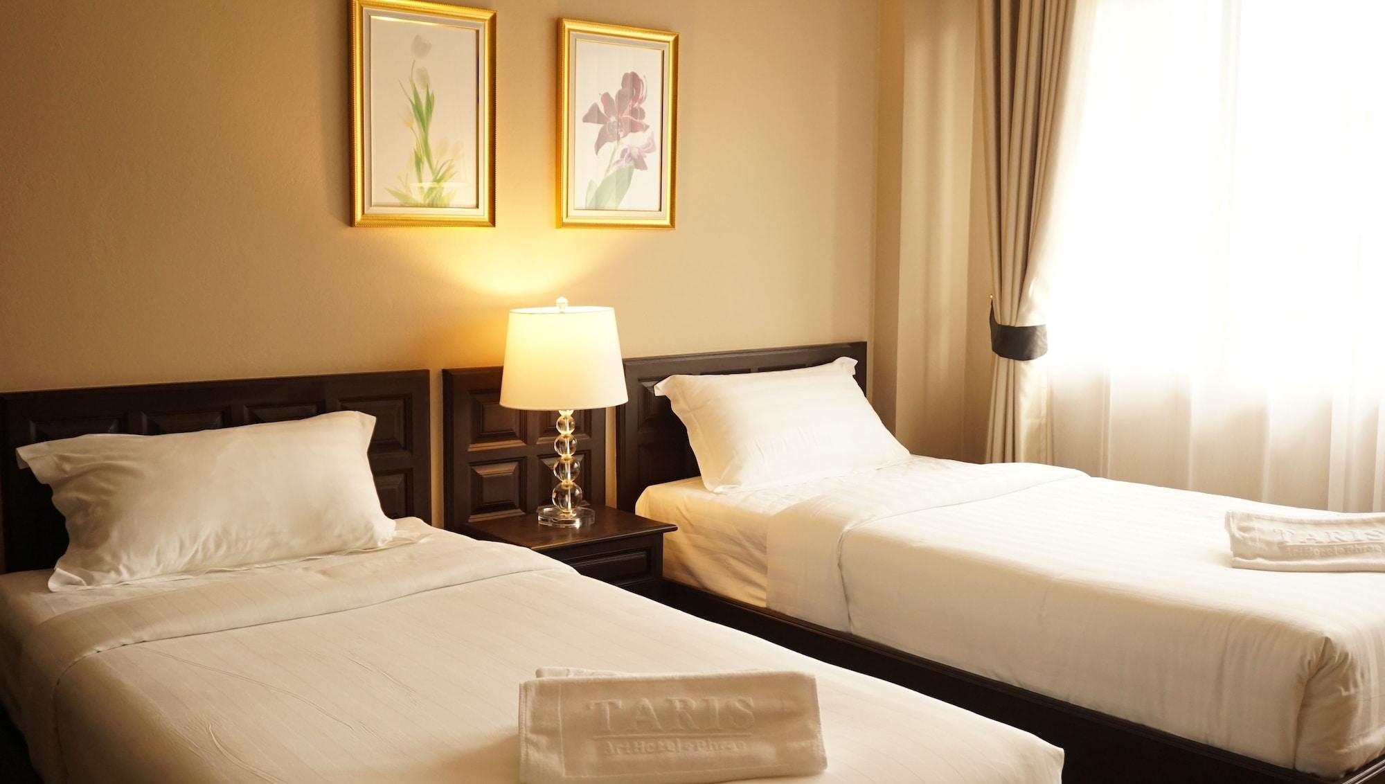 Taris Art Hotel Phrae Luaran gambar