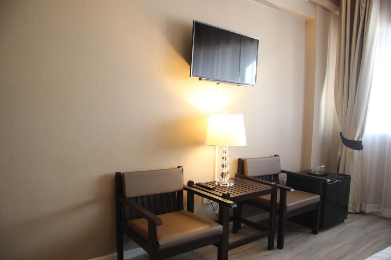 Taris Art Hotel Phrae Luaran gambar