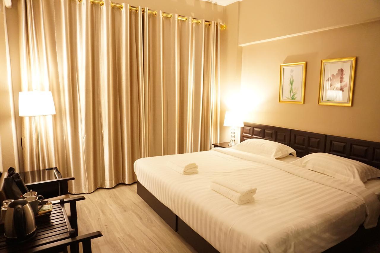 Taris Art Hotel Phrae Luaran gambar