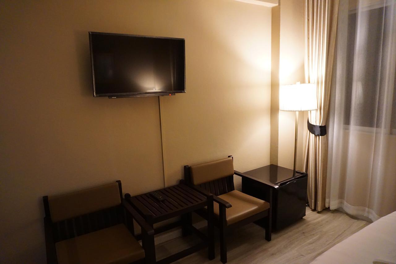 Taris Art Hotel Phrae Luaran gambar