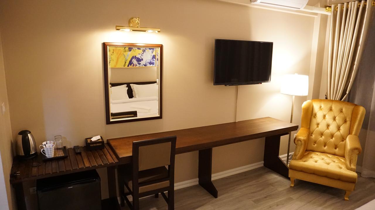 Taris Art Hotel Phrae Luaran gambar